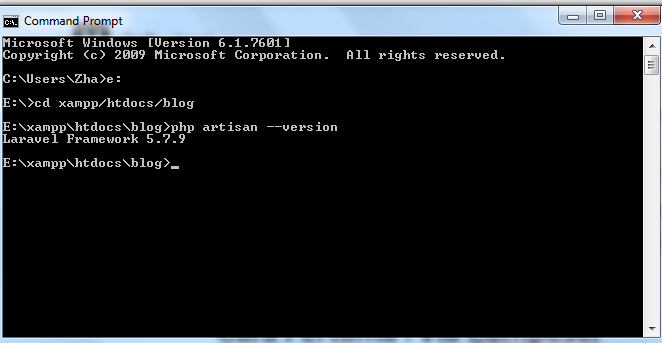 Tampilan terminal untuk cara cek versi Laravel